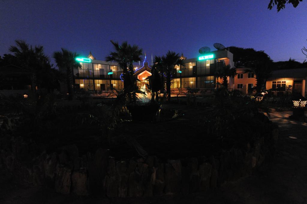 Sky Palace Hotel Bagan Eksteriør billede